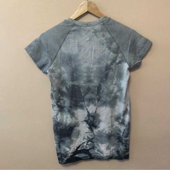 Lululemon Swiftly Tech Short Sleeve 2.0 Shibori Stripe Graphite Grey Size 8 - Picture 6 of 8